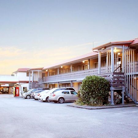 Cozy Court Motel Sechelt Bagian luar foto