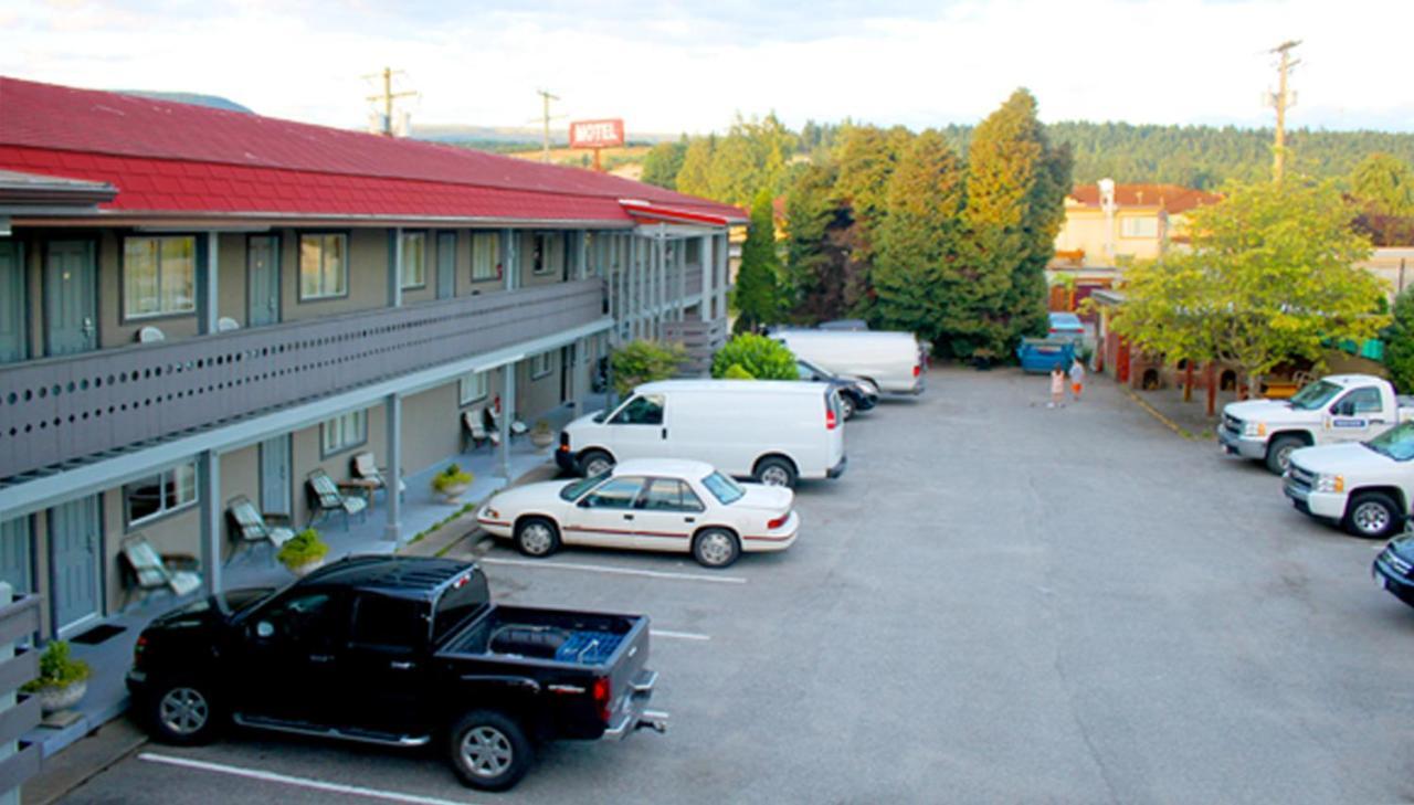 Cozy Court Motel Sechelt Bagian luar foto